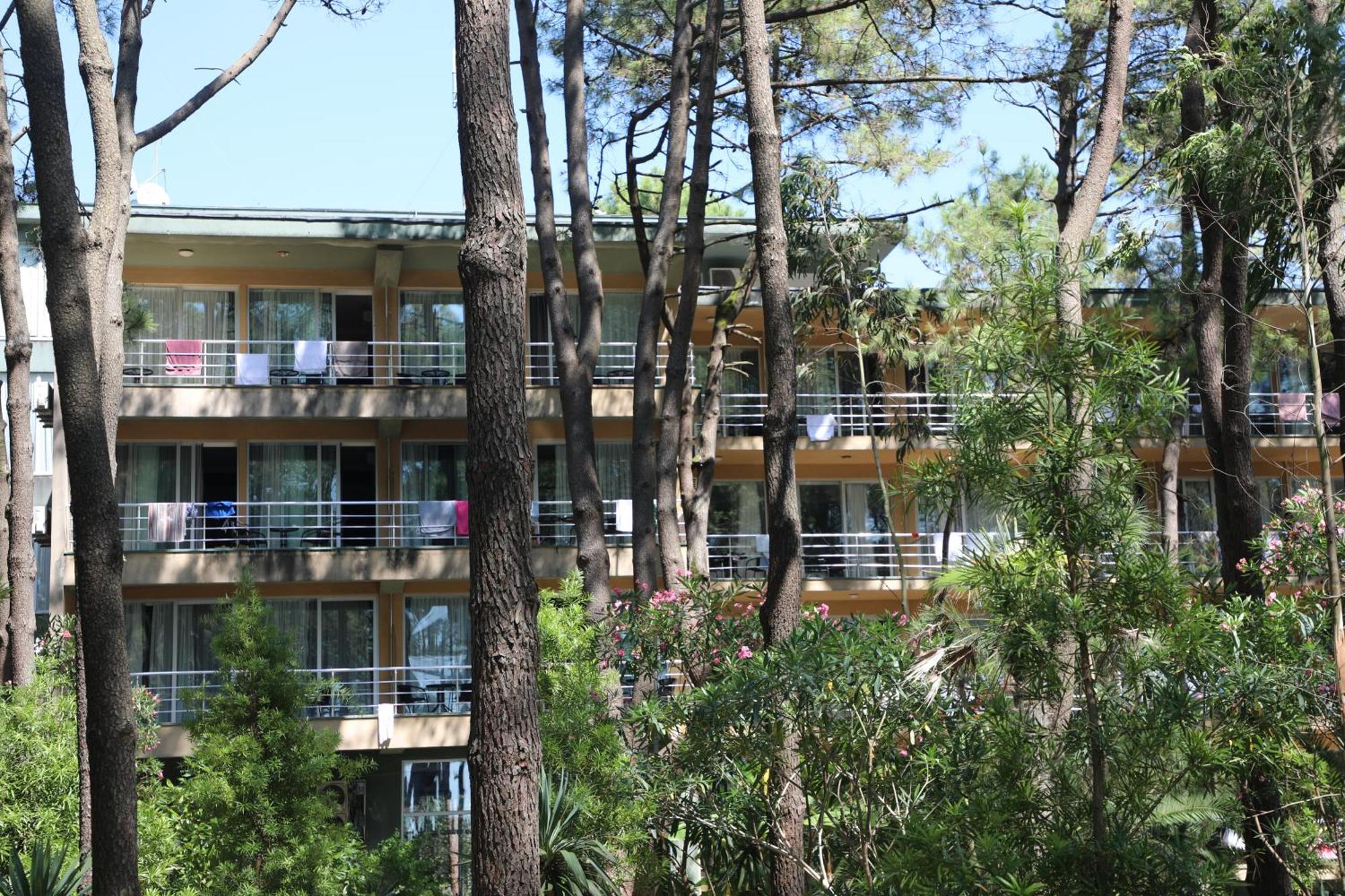 Andamati Beach Resort Григолети Экстерьер фото
